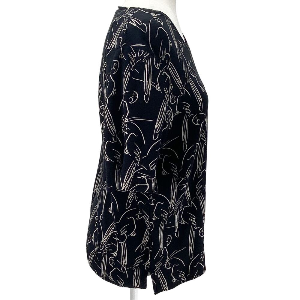 Chico’s Size 2 Large Supima Cotton V-Neck Top Black White Parrot Bird Print - Picture 4 of 10